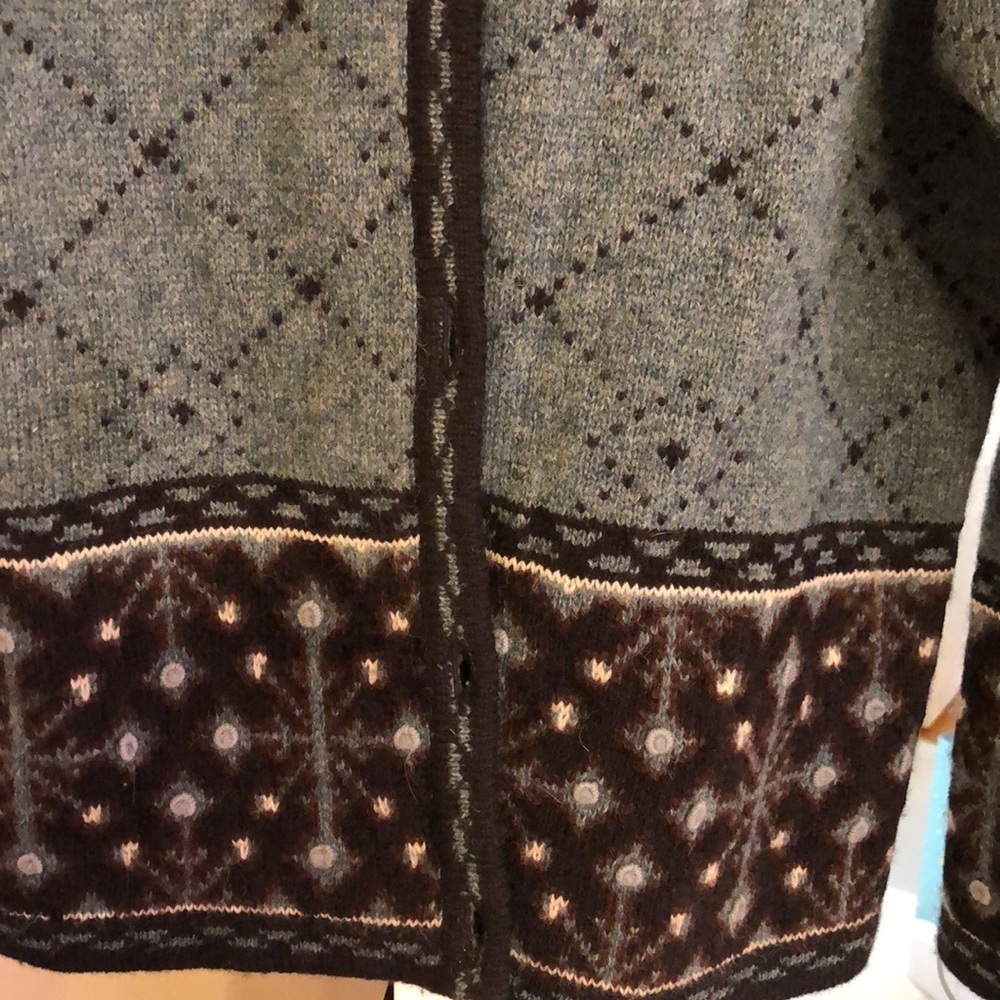 Frost wool/acrylic cardigan. Size M - Picture 3 of 8